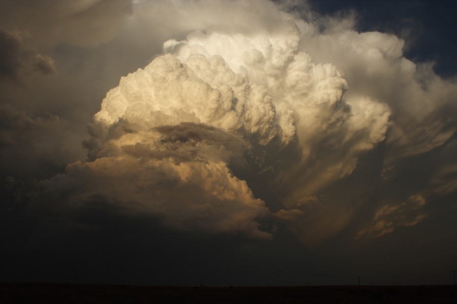 thunderstorm cumulonimbus_incus : Patricia, Texas, USA   5 May 2006