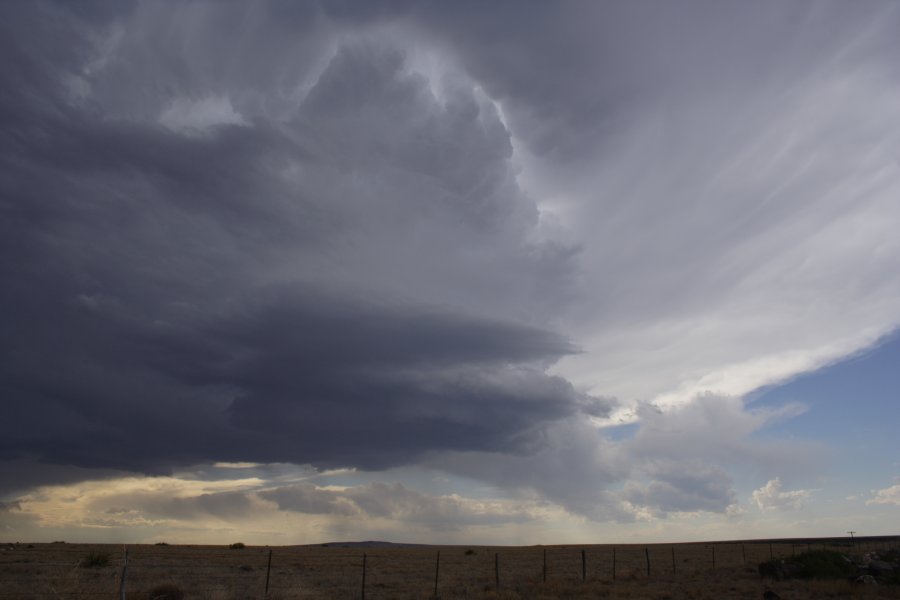 thunderstorm cumulonimbus_incus : W of Clayton, Colorado, USA   2 June 2006