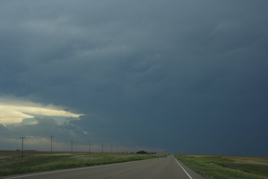 thunderstorm cumulonimbus_incus : SW of Wray, Colorado, USA   5 June 2006