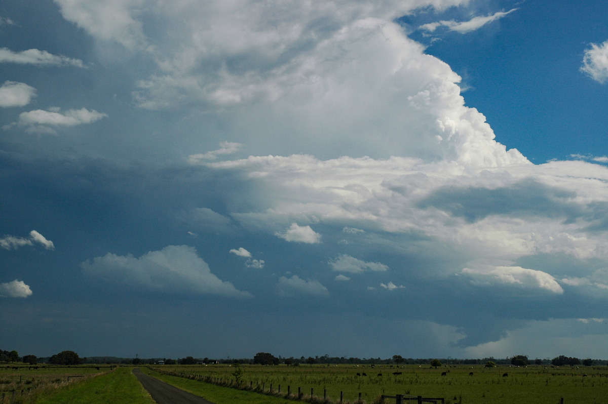 thunderstorm cumulonimbus_incus : McKees Hill, NSW   1 November 2006