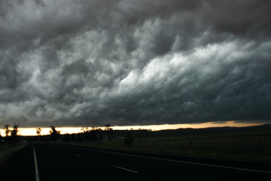 shelfcloud shelf_cloud : near Deepwater, NSW   27 November 2006