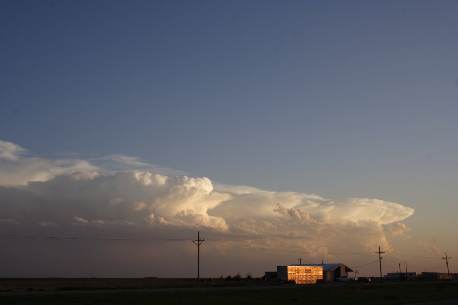 thunderstorm cumulonimbus_incus : near Panhandle, Texas, USA   20 April 2007