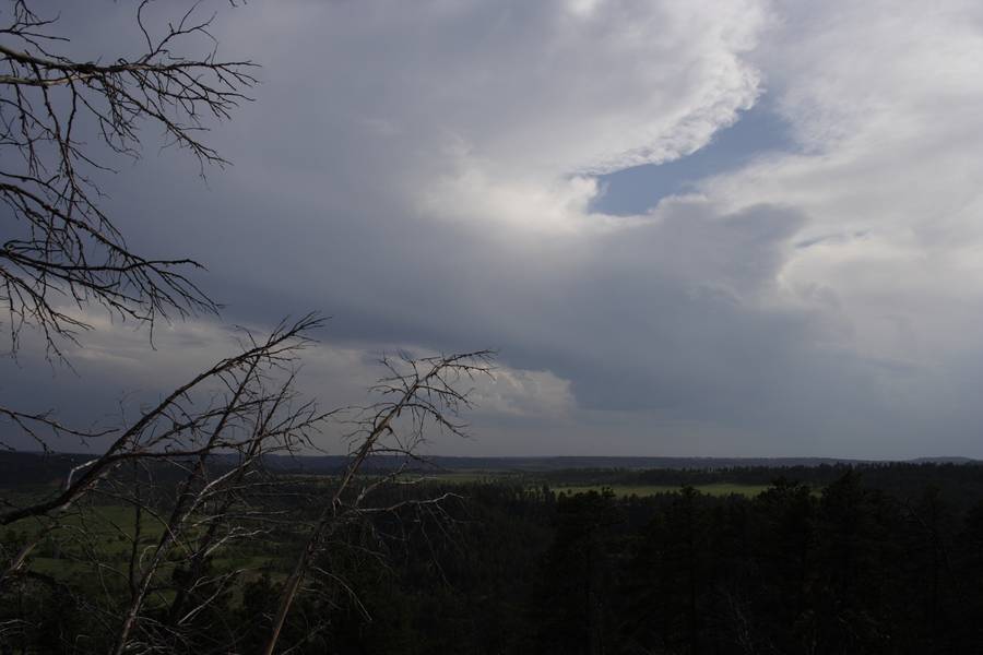 thunderstorm cumulonimbus_incus : Devil's Tower, Wyoming, USA   18 May 2007