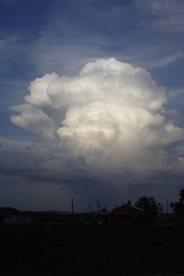thunderstorm cumulonimbus_incus : near Sundance, Wyoming, USA   18 May 2007