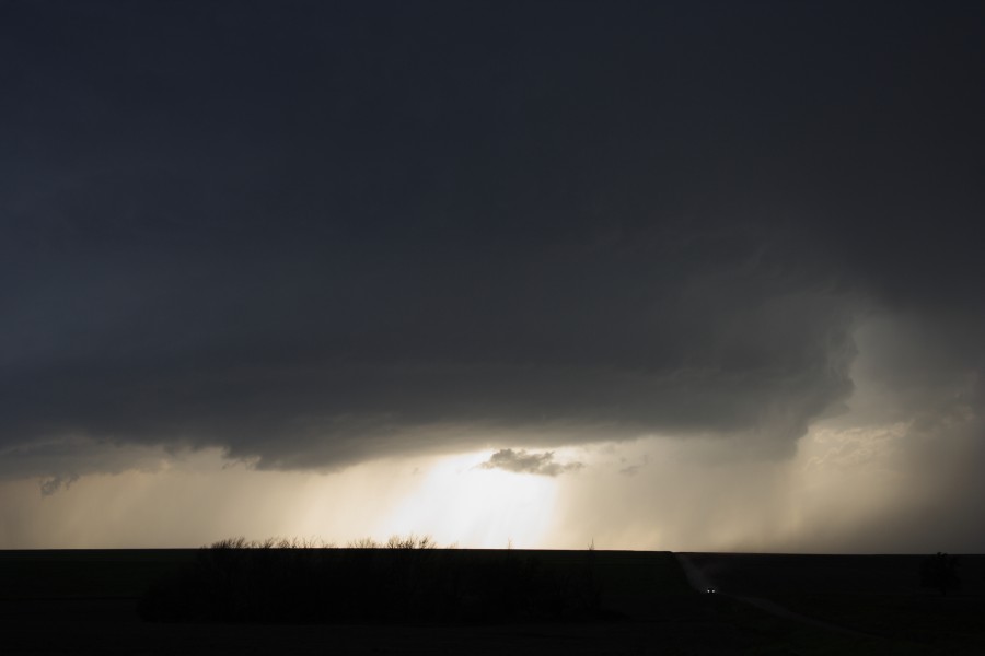 cumulonimbus thunderstorm_base : E of St Peters, Kansas, USA   22 May 2007