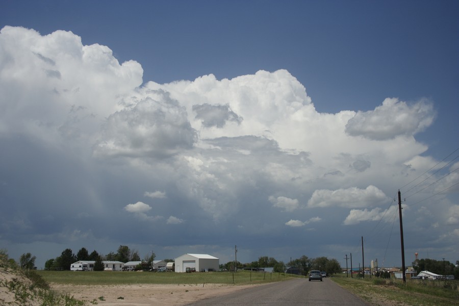 thunderstorm cumulonimbus_incus : S of Holyoke, Colorado, USA   27 May 2007