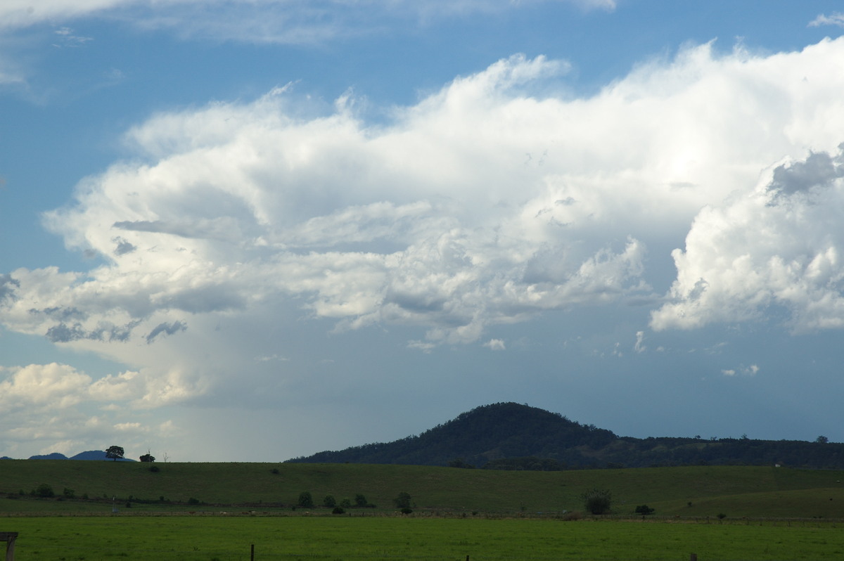 thunderstorm cumulonimbus_incus : near Kyogle, NSW   12 October 2007