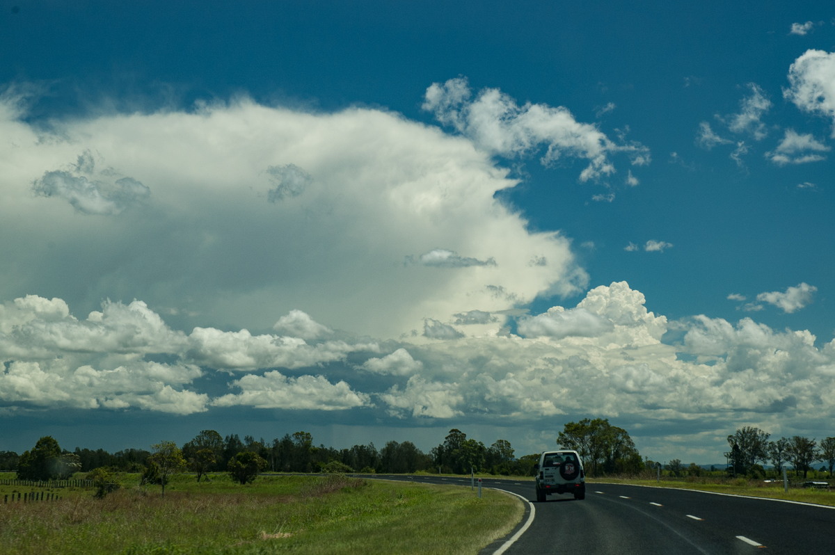 thunderstorm cumulonimbus_incus : McKees Hill, NSW   26 October 2007