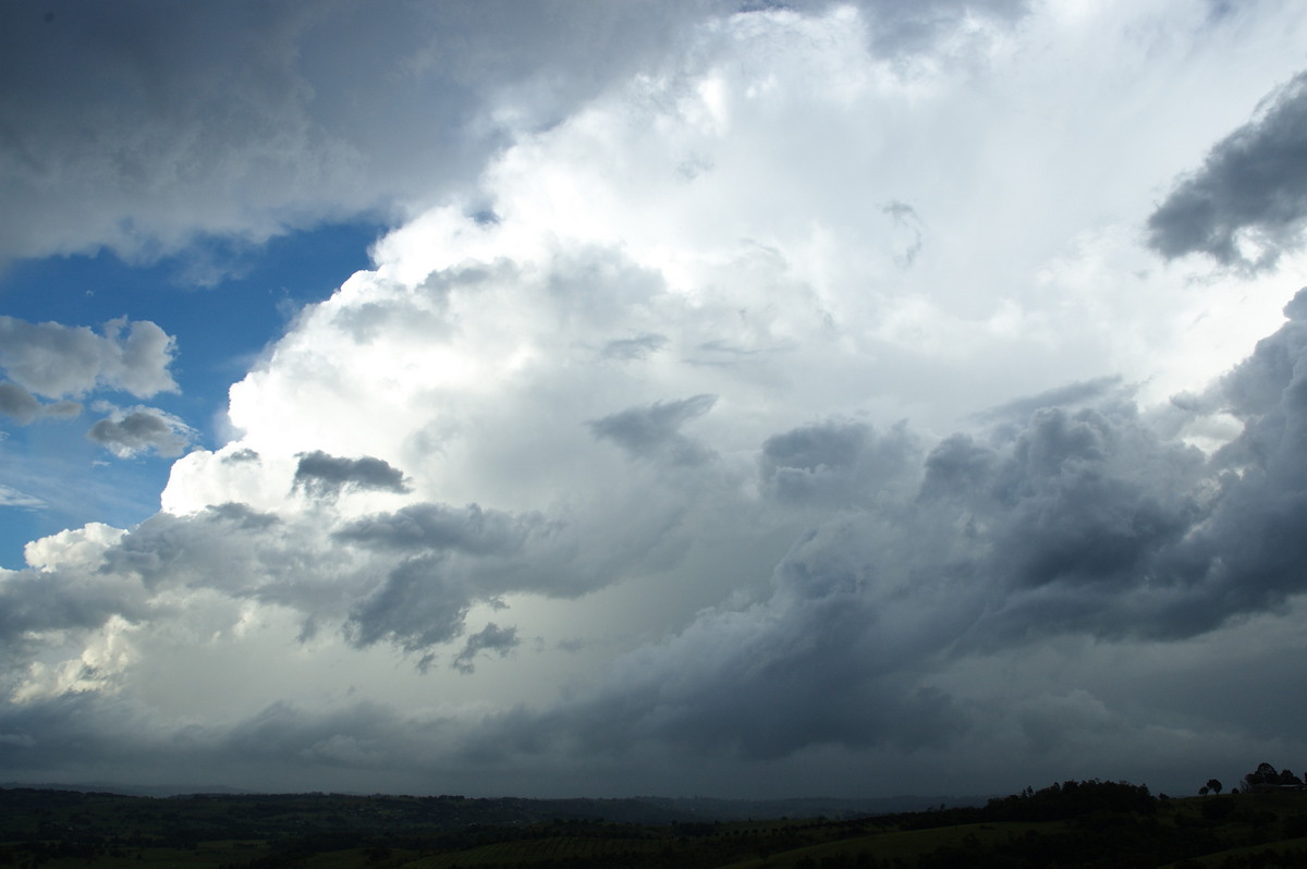 thunderstorm cumulonimbus_incus : McLeans Ridges, NSW   26 October 2007