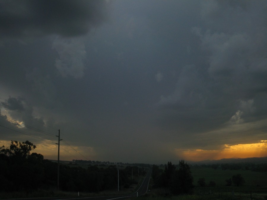 thunderstorm cumulonimbus_incus : near Muswelllbrook, NSW   5 October 2008