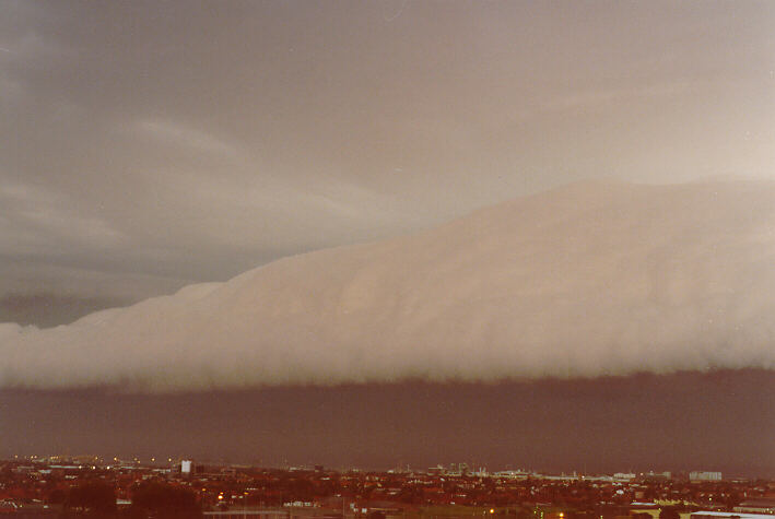 shelfcloud shelf_cloud : Coogee, NSW   11 December 1989