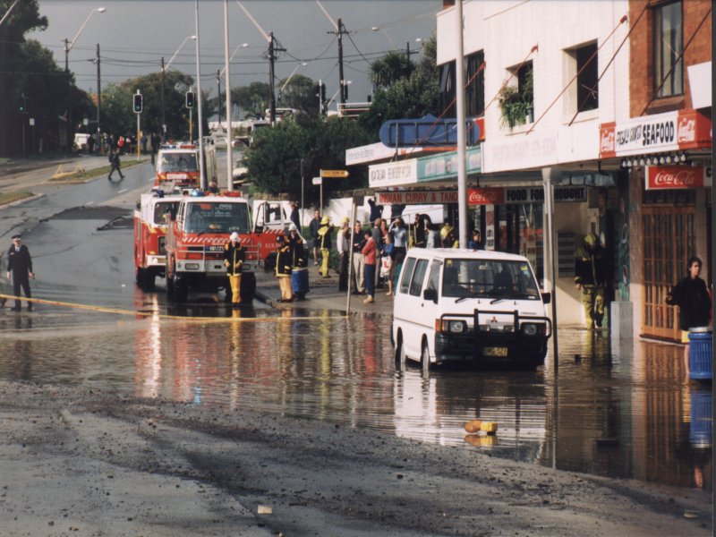 contributions received : Collaroy, NSW<BR>Photo by Paul Davids   1 August 1998