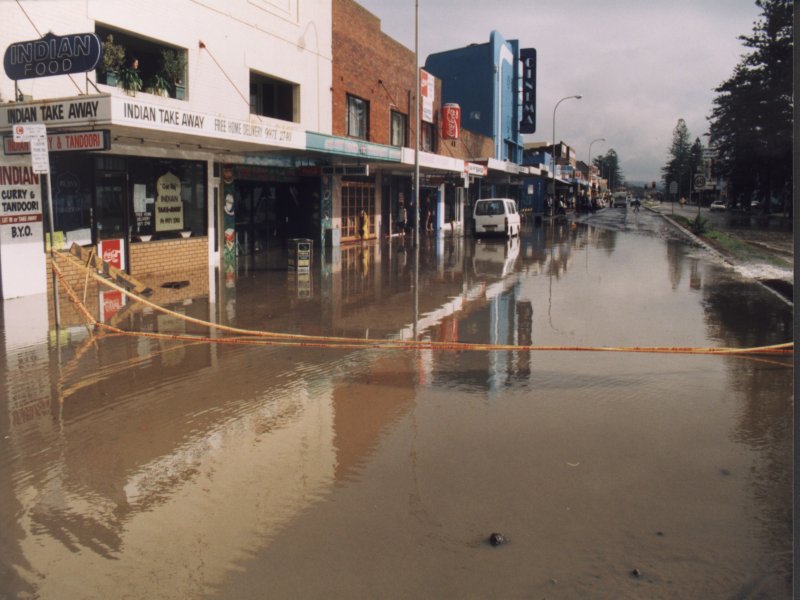 contributions received : Collaroy, NSW<BR>Photo by Paul Davids   1 August 1998