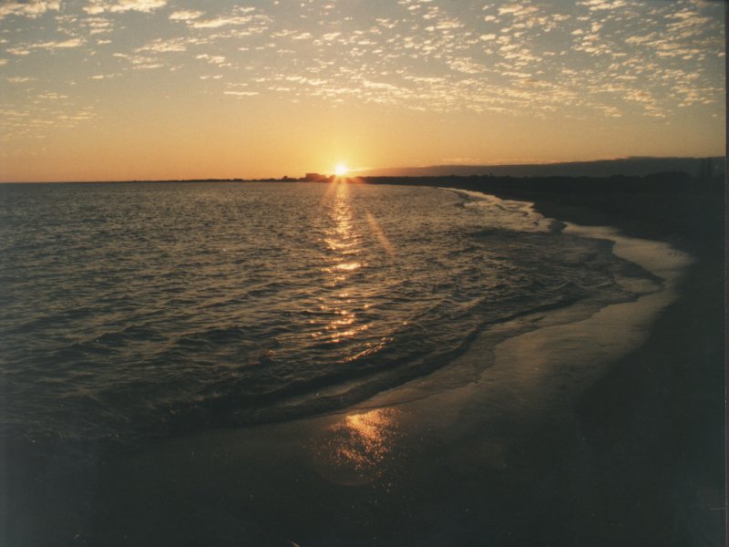 contributions received : Kwinana Beach, WA<BR>Photo by Paul Davids   1 January 1999