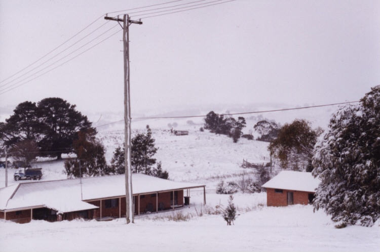 contributions received : Oberon, NSW<BR>Photo by Jeff Brislane   29 May 2000