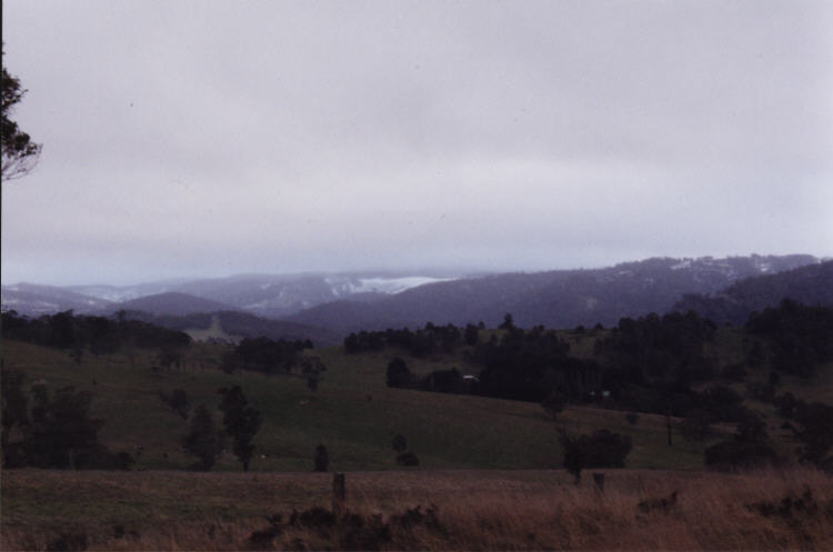 contributions received : Lake Lyle, NSW<BR>Photo by Jeff Brislane   29 May 2000