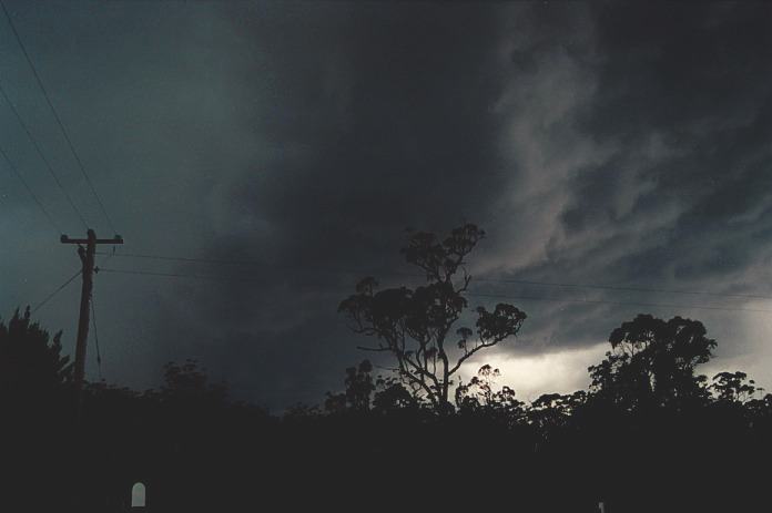 cumulonimbus thunderstorm_base : Corindi, NSW   5 November 2000