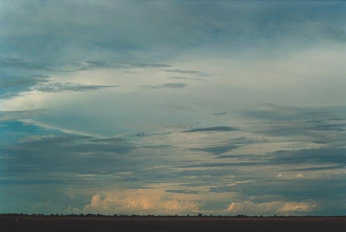 cumulonimbus supercell_thunderstorm : 100km S of Cunumulla, Qld   19 November 2000