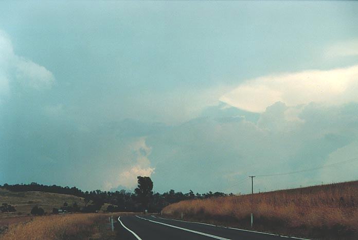 cumulonimbus supercell_thunderstorm : S of Lithgow, NSW   7 January 2001