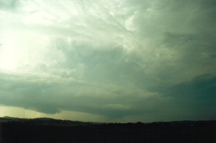 cumulonimbus supercell_thunderstorm : McKees Hill, NSW   17 January 2001