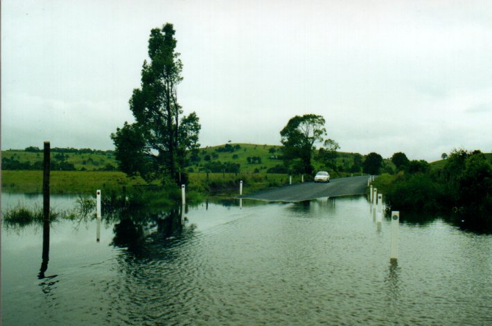 flashflooding flood_pictures : Eltham, NSW   10 March 2001