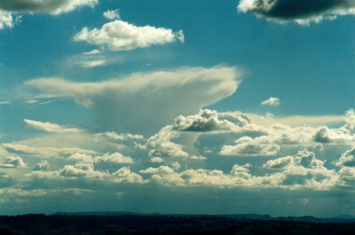 thunderstorm cumulonimbus_incus : McLeans Ridges, NSW   3 July 2001