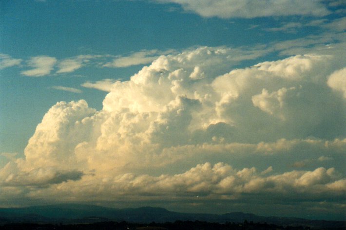 updraft thunderstorm_updrafts : McLeans Ridges, NSW   14 September 2001