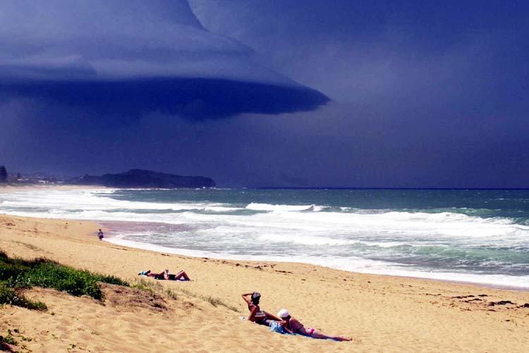 contributions received : Narrabeen, NSW<BR>Photo by John Grainger   8 February 2002