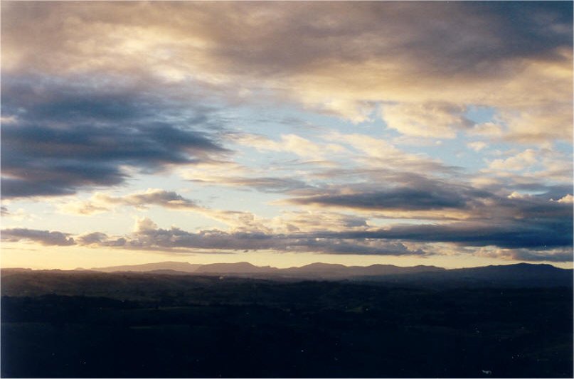 stratocumulus stratocumulus_cloud : McLeans Ridges, NSW   31 May 2002