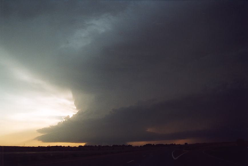 thunderstorm cumulonimbus_incus : Littlefield, Texas, USA   3 June 2003