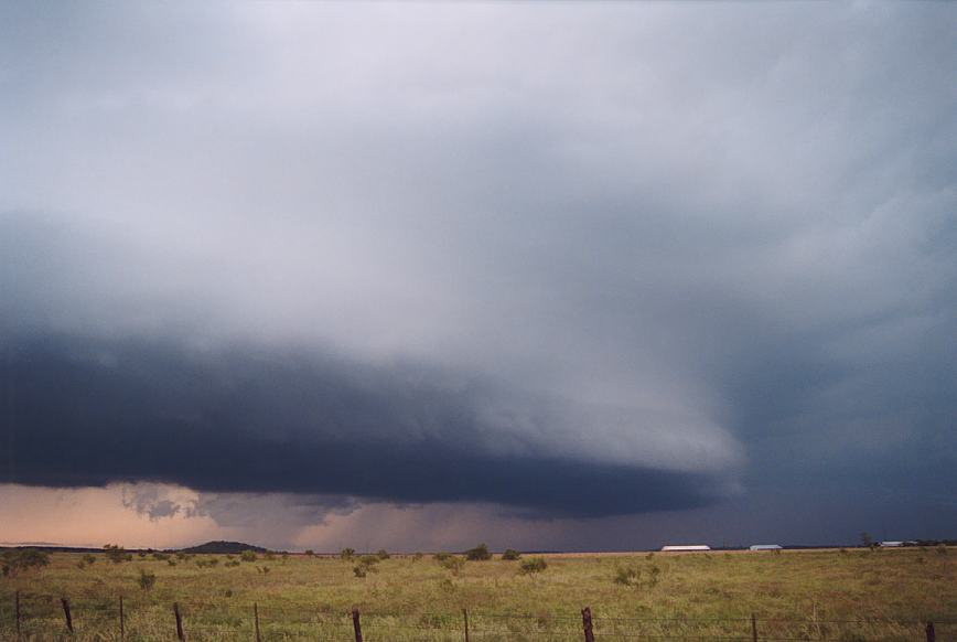 cumulonimbus supercell_thunderstorm : E of Newcastle, Texas, USA   12 June 2003