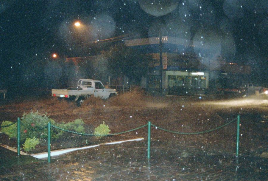 contributions received : Cobar, NSW<BR>Photo by Brett Vilnis   1 October 2003