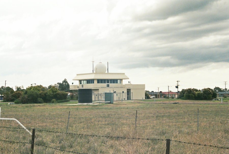 contributions received : Moree radar, NSW<BR>Photo by Brett Vilnis   2 October 2003