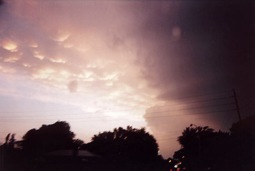 cumulonimbus supercell_thunderstorm : Anthony, Kansas, USA   12 May 2004