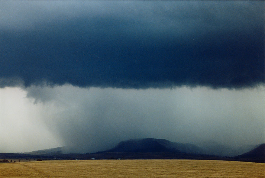 cumulonimbus supercell_thunderstorm : near Denman, NSW   20 February 2005