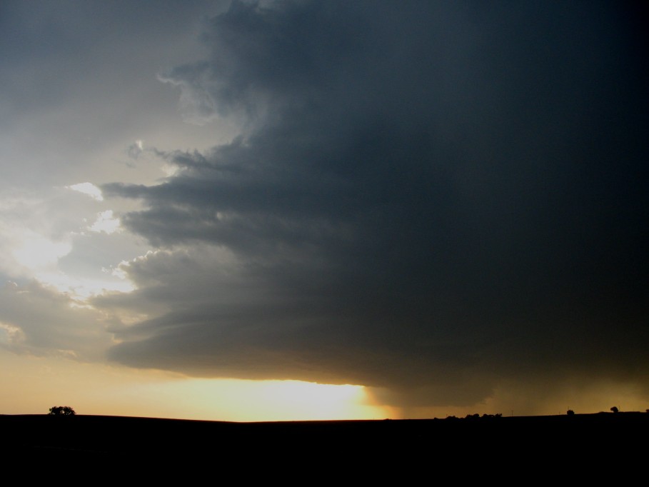 cumulonimbus thunderstorm_base : Lebanon, Nebraska, USA   6 June 2005