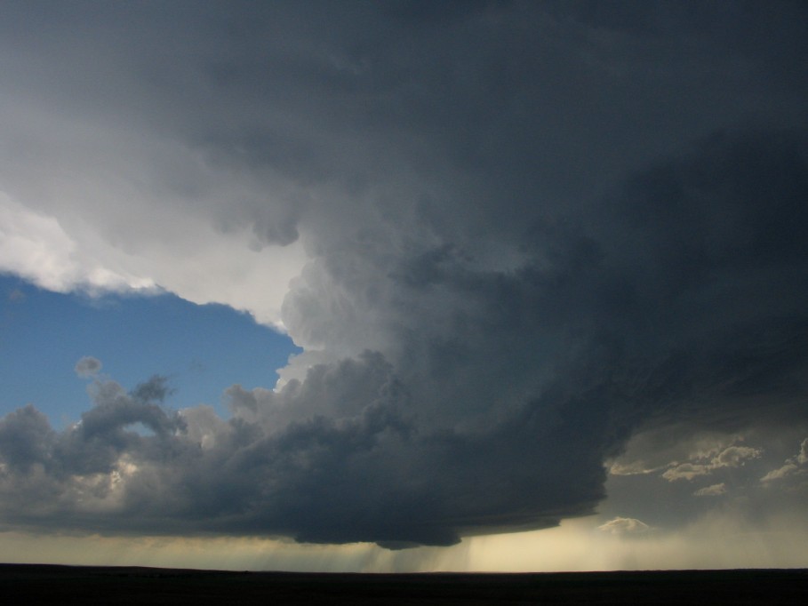 cumulonimbus supercell_thunderstorm : E of Wanblee, South Dakota, USA   7 June 2005