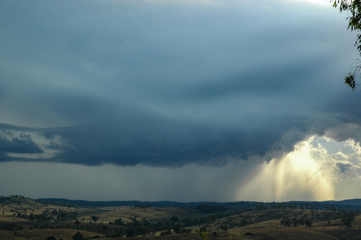 wallcloud thunderstorm_wall_cloud : near Yarraman, QLD   26 December 2005