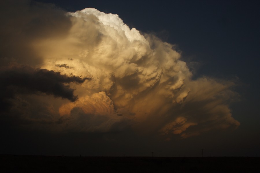 cumulonimbus supercell_thunderstorm : S of Patricia, Texas, USA   5 May 2006