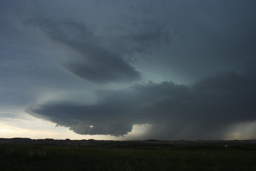 wallcloud thunderstorm_wall_cloud : E of Billings, Montana, USA   8 June 2006
