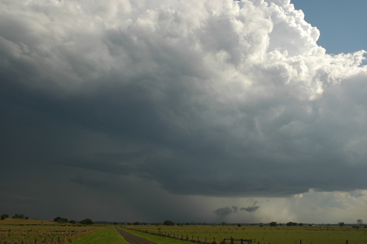 inflowband thunderstorm_inflow_band : McKees Hill, NSW   1 November 2006