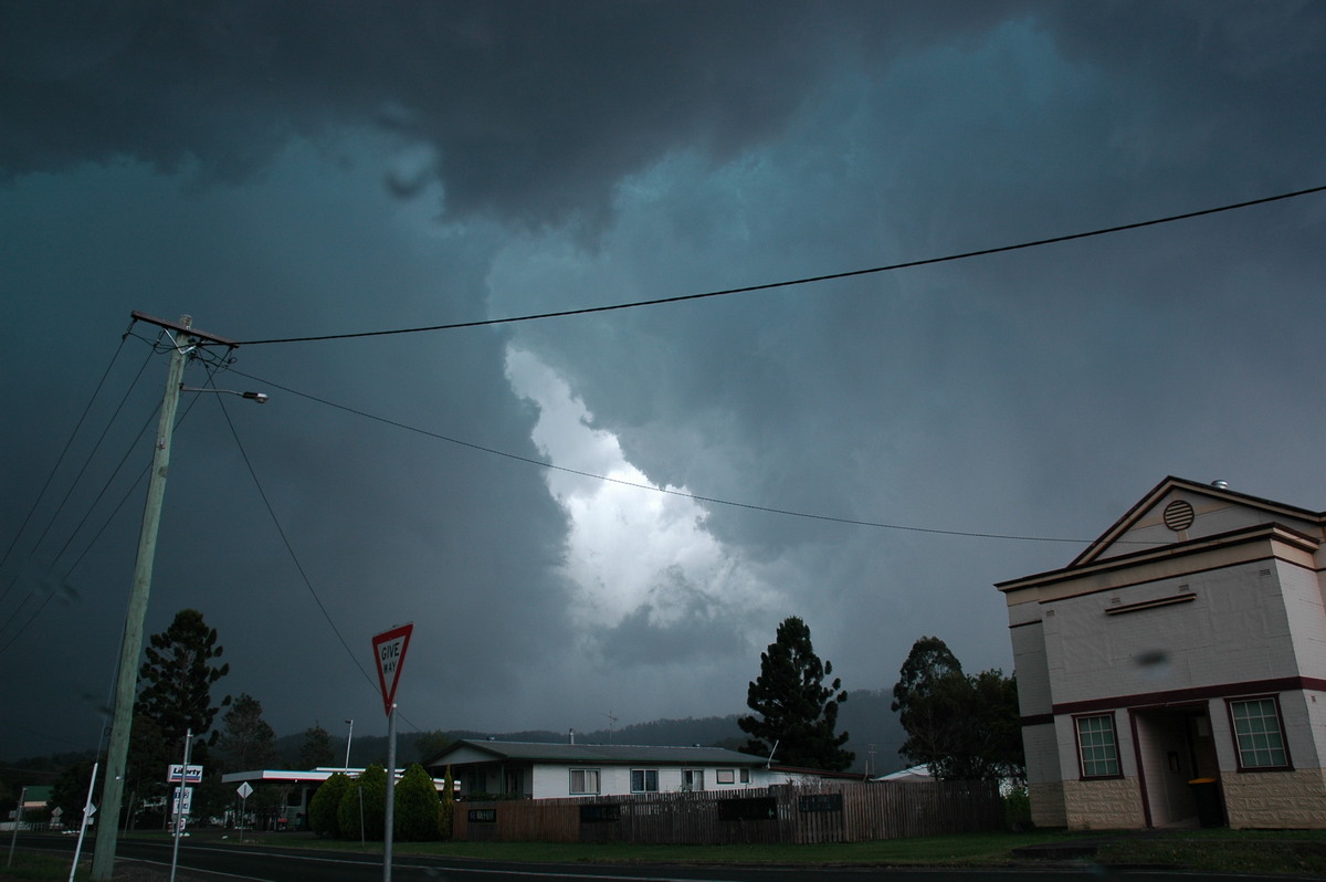 updraft thunderstorm_updrafts : Wiangaree, NSW   8 November 2006