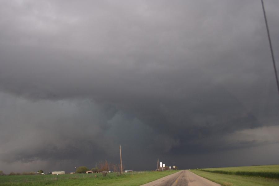 wallcloud thunderstorm_wall_cloud : SSW of Seymour, Texas, USA   13 April 2007
