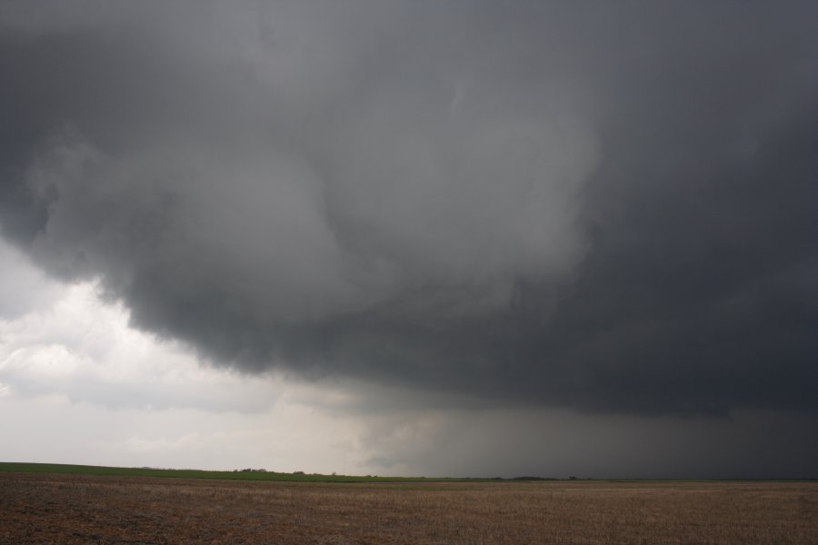 wallcloud thunderstorm_wall_cloud : SW of Pratt, Kansas, USA   5 May 2007