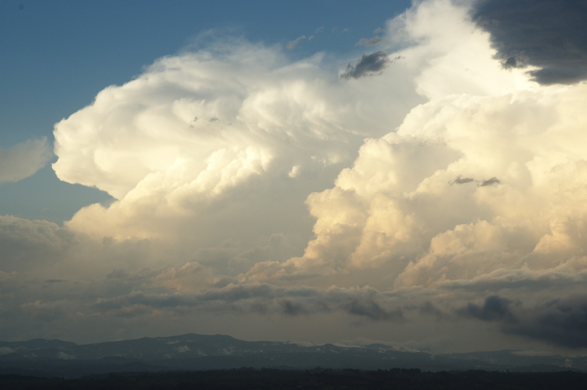 cumulonimbus supercell_thunderstorm : McLeans Ridges, NSW   8 October 2007